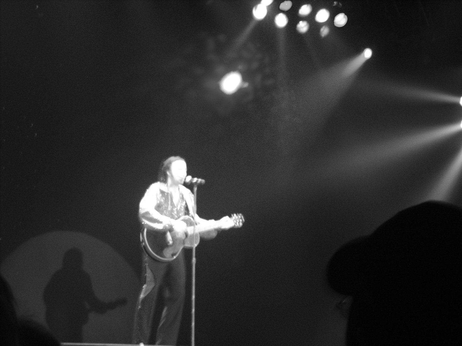 Onstage at the Hilton in Atlantic City NJ: Neil Diamond impersonator Tom Sadge. Photo: Marion Sadge - webmaster of TomSadge.com