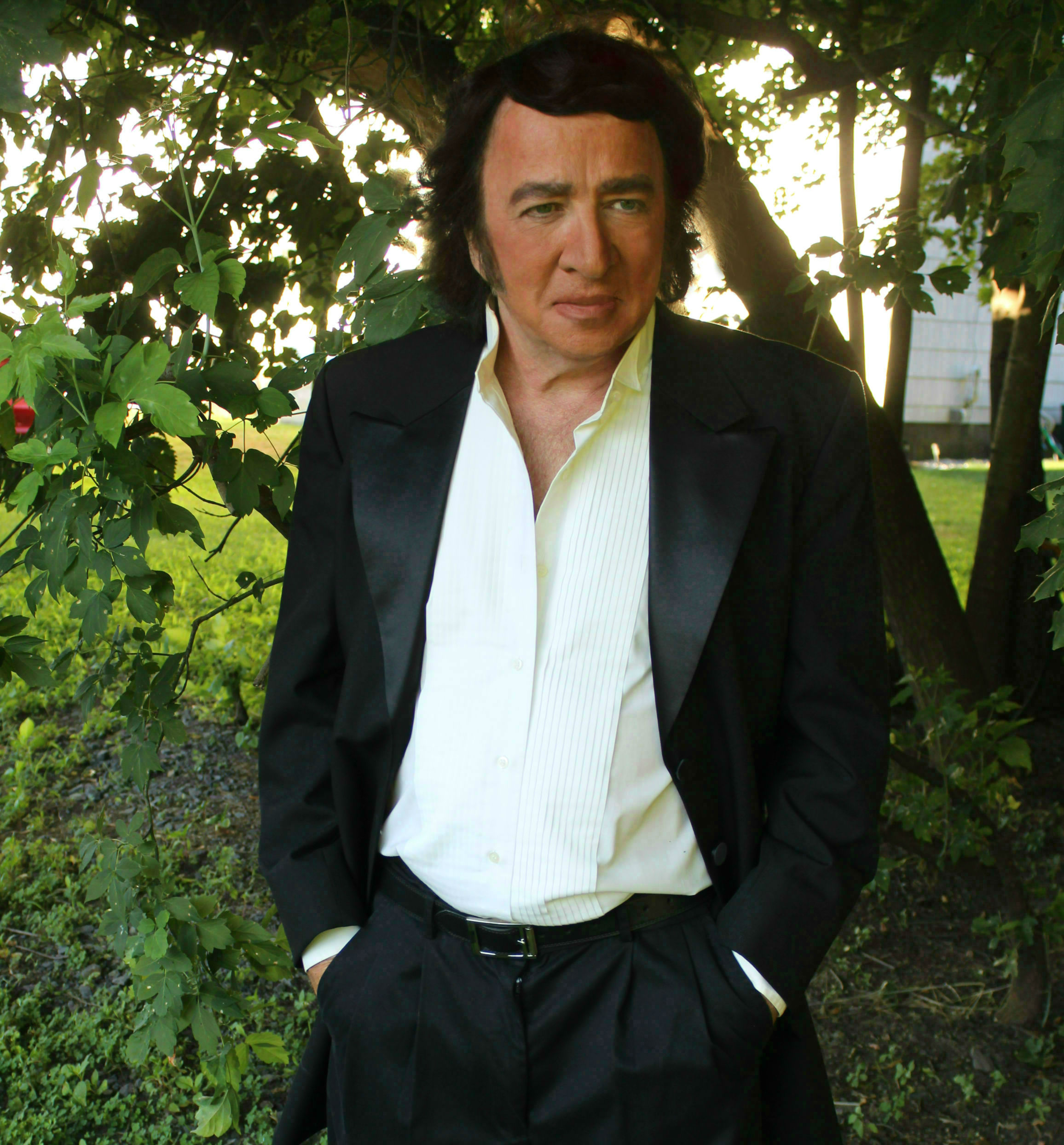 Tom Sadge as Engelbert Humperdinck tribute artist.