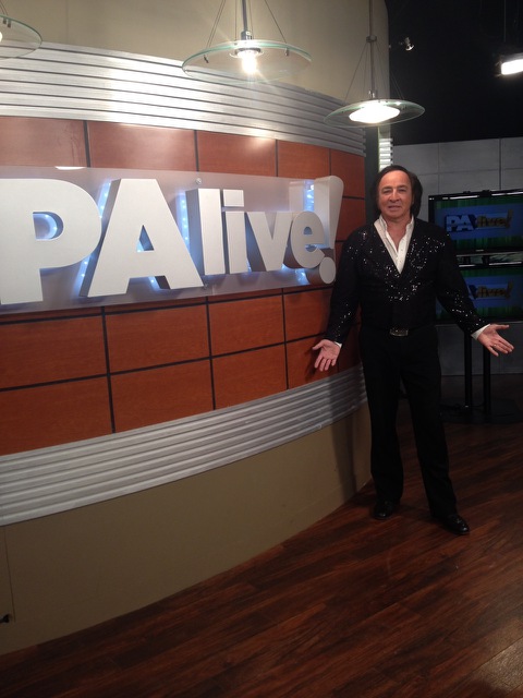 Tom Sadge performs live on stage at WBRE studios for a television interview. Photo credit: Therese Roughsedge, copyright 2019